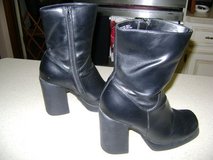Trendy Ladies' Boots - Size 8 in Lawton, Oklahoma