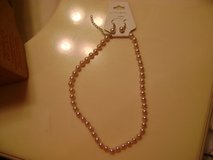 Pink Pearl Necklace/Earring Giftset - New in Luke AFB, Arizona